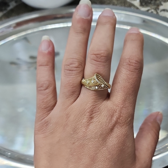 Sterling Silver (925)Elegant Gold color Ring with Diamond Accents - Picture 6 of 6